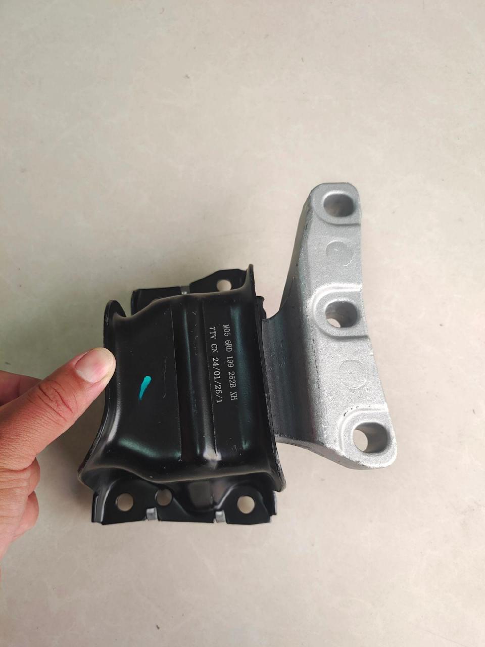 大众桑塔纳发动机胶墩,批发大众汽车配件