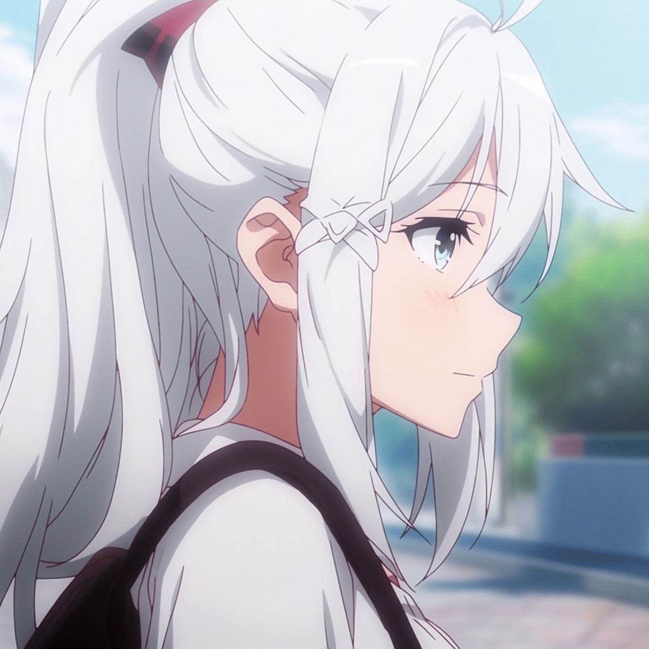 高马尾白毛女头!