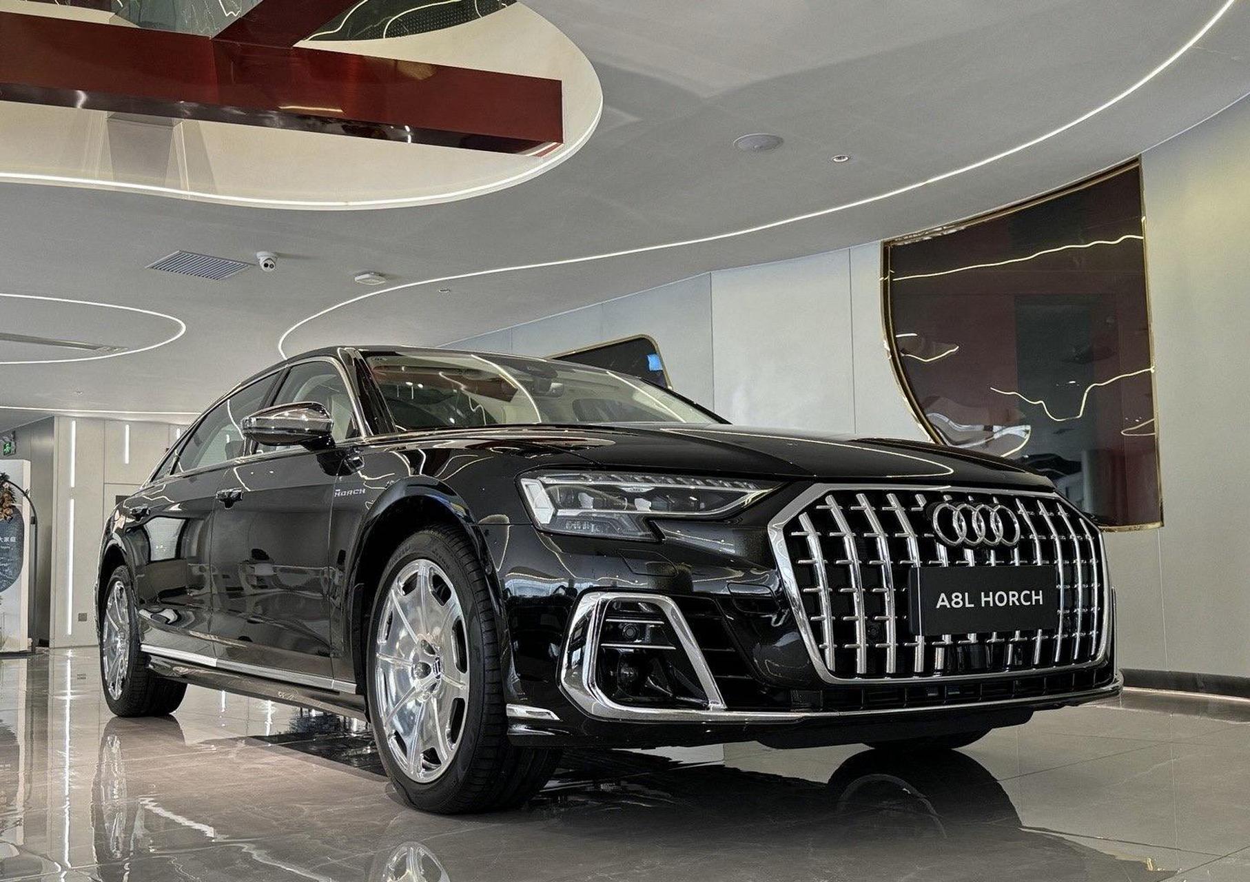 奥迪a8l 霍希v8龙年限定版1/50 2,076,800元 六横十二纵,银耳外后视镜