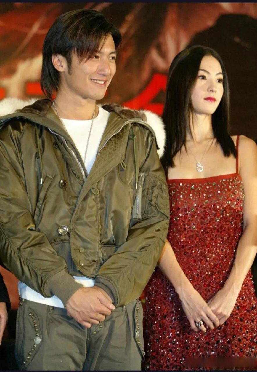 谢霆锋与王菲这对"锋菲恋"一直以来都是娱乐圈关注的焦点.