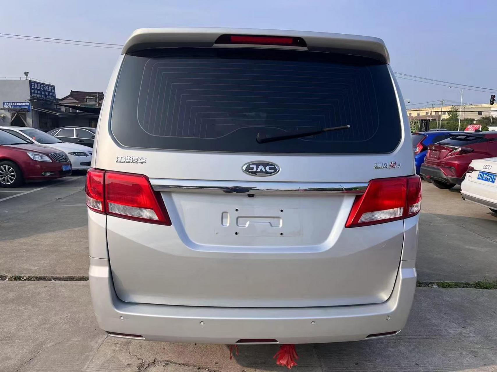 七座商务车江淮瑞风m4,2.