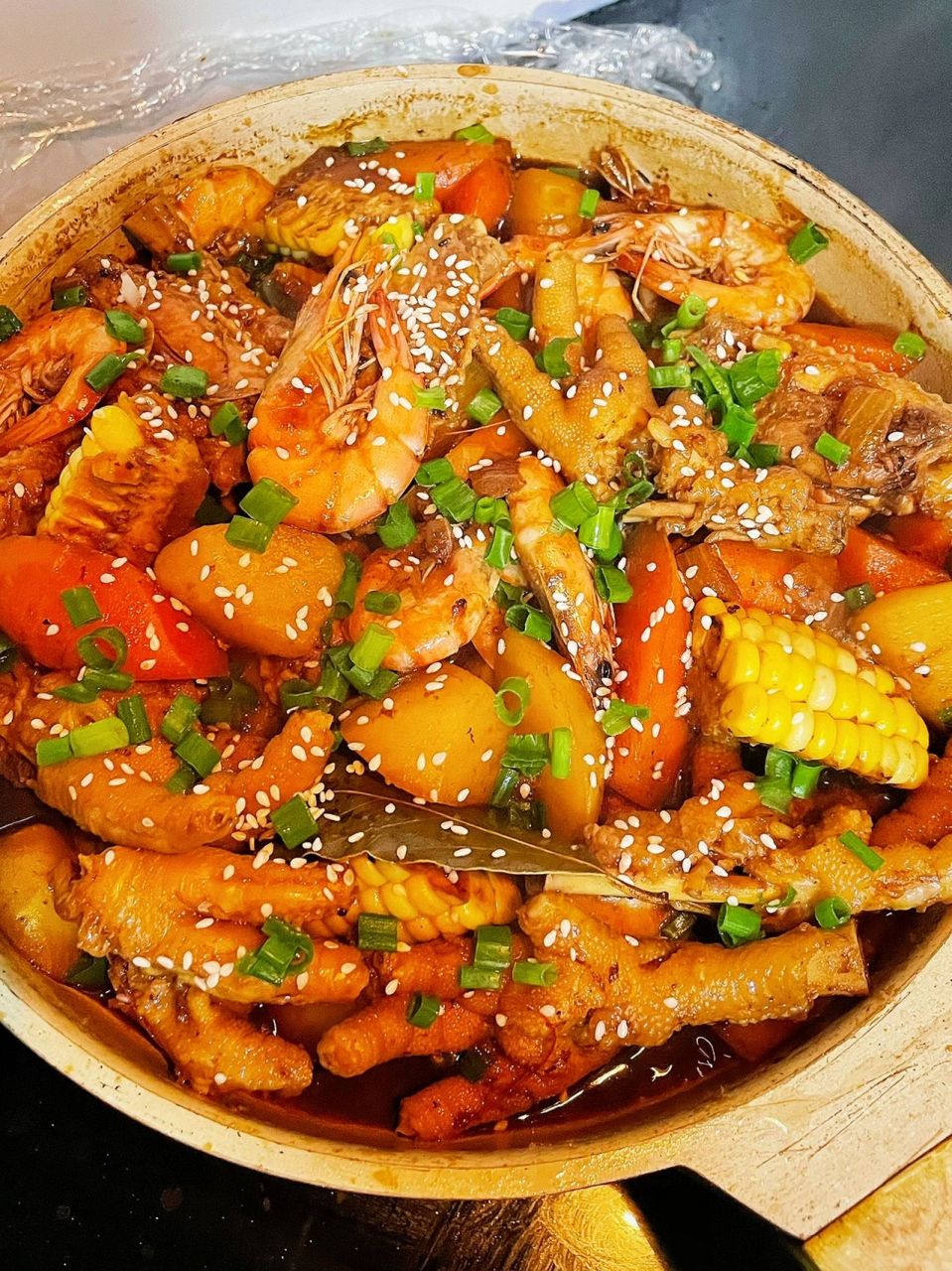 鸡爪明虾煲一锅出 这样做超级下饭!