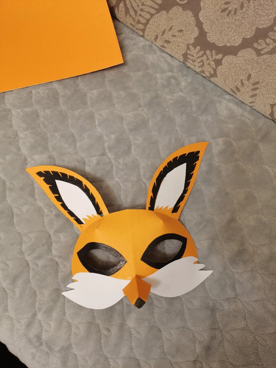 手工面具 手工头饰 跟着小红书做手工头饰02,刚好有这个颜色的卡纸