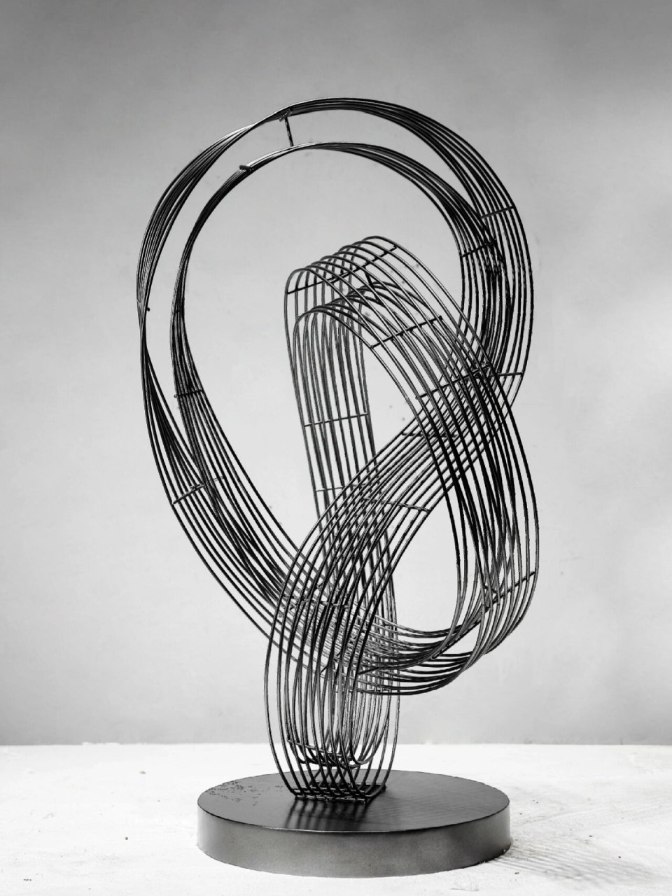 简直看呆了95 94用铁丝线条勾勒有质感的雕塑, 制作过程中一般会