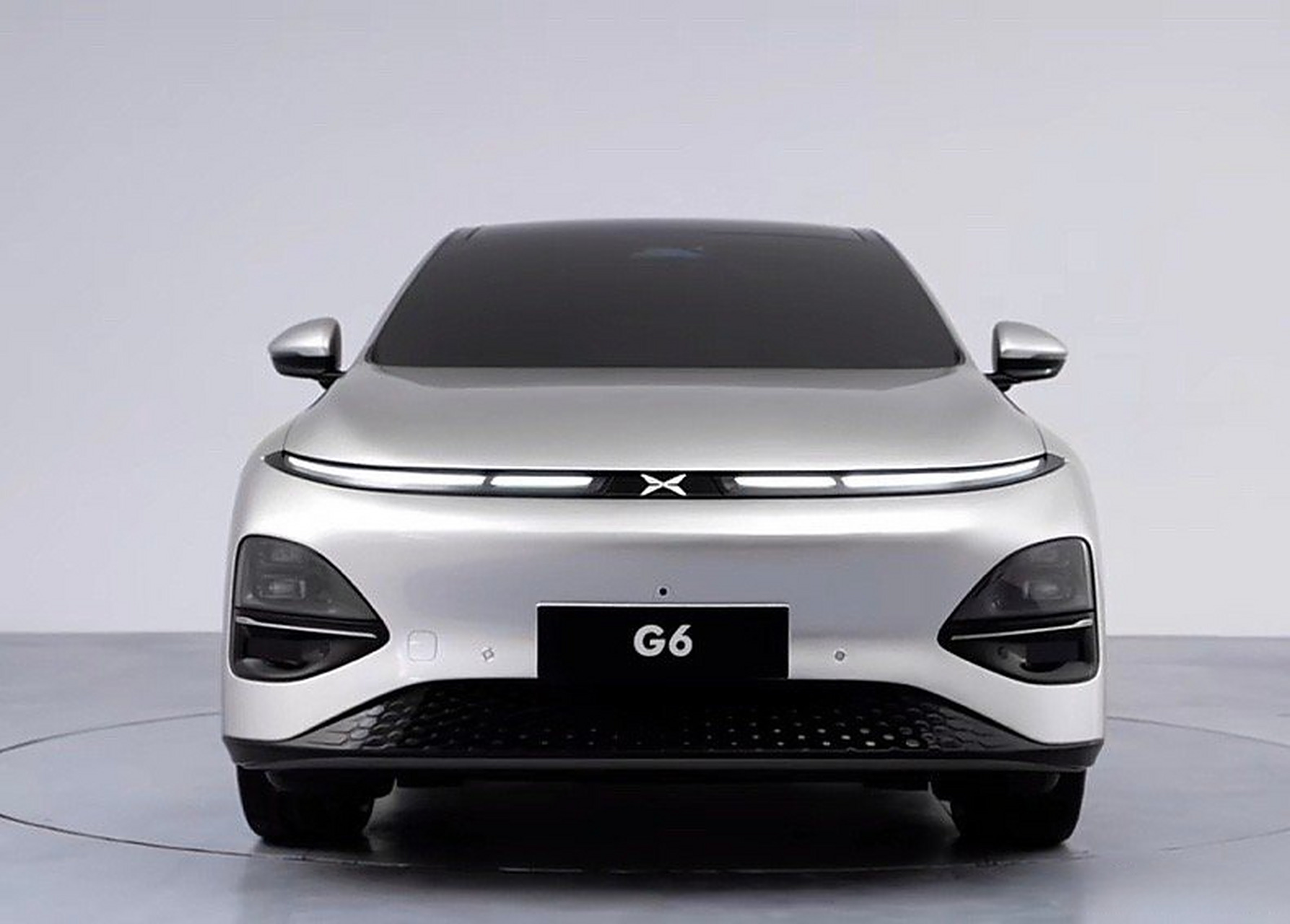 小鹏g6亮相上海车展  小鹏汽车在不断推进技术创新的同时,也在着眼更