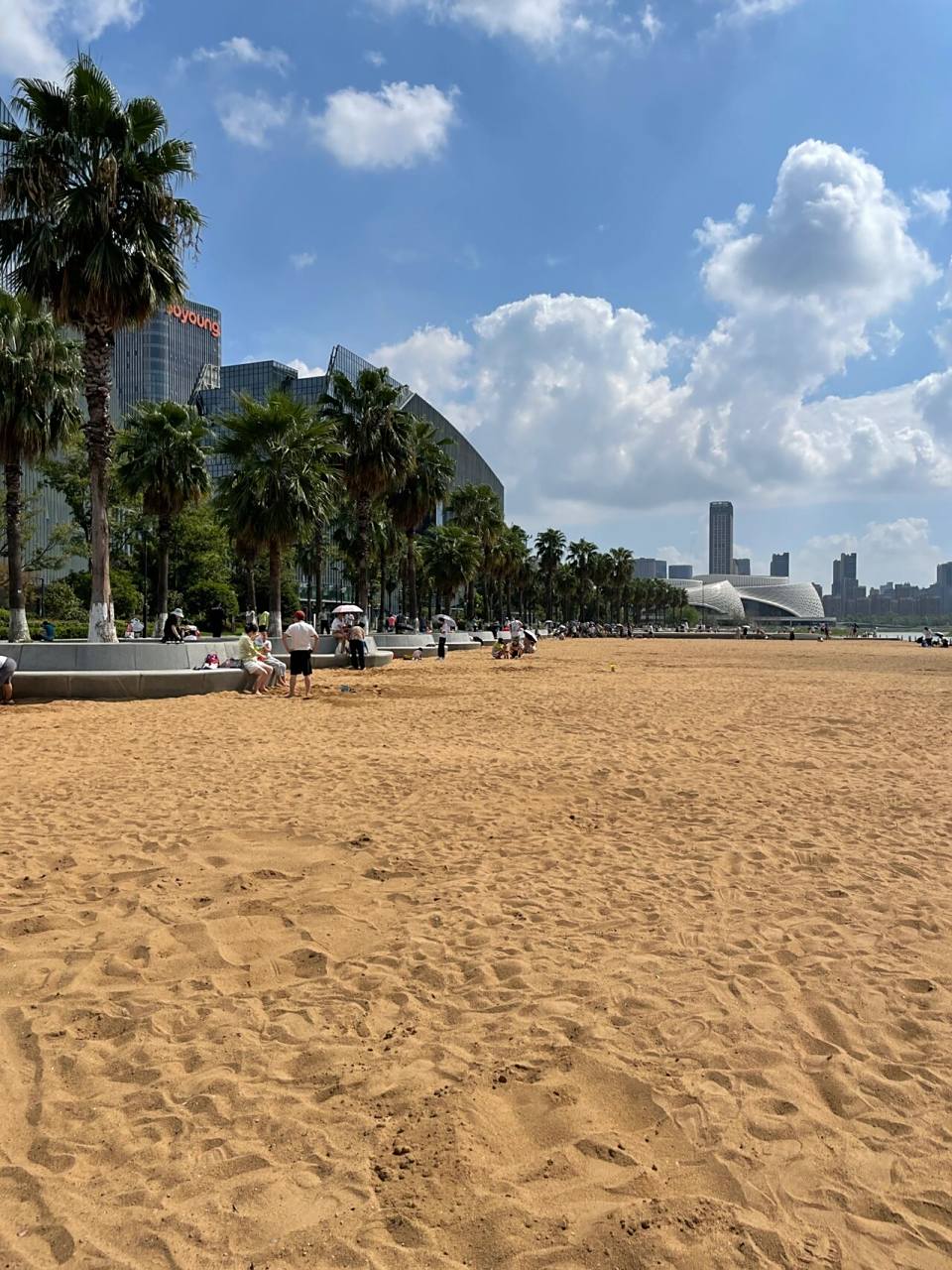 杭州的浅水湾～金沙湖沙滩 位置:杭州钱塘区下沙街道金沙湖大道 交通