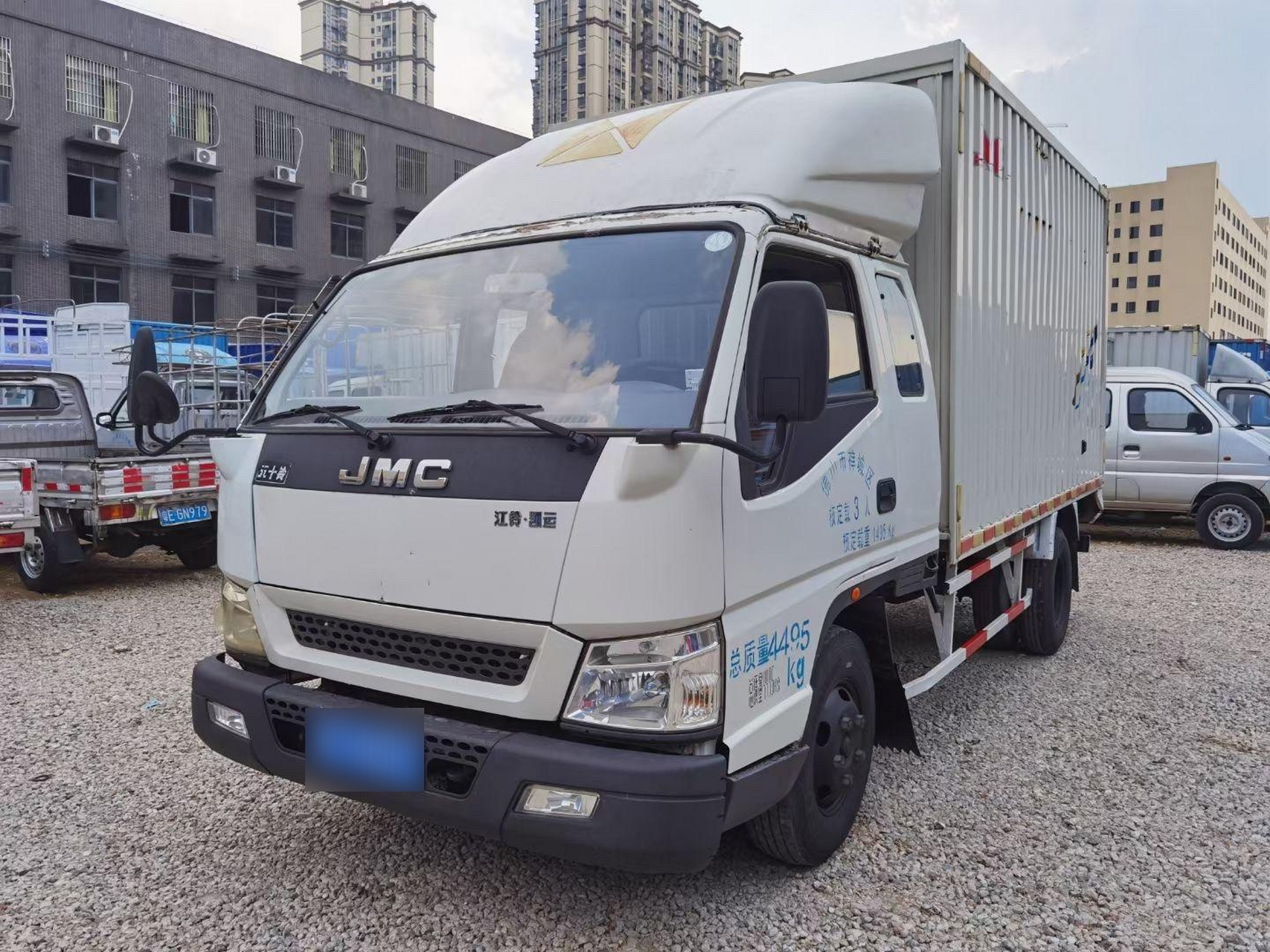 2016年江铃凯运,五十铃发动机,排半座3米8车厢