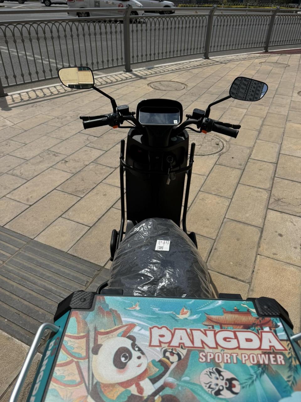 雅迪商用乐跑 性价比高的电动车推荐 专为走街串巷而生,中型车身,轻便