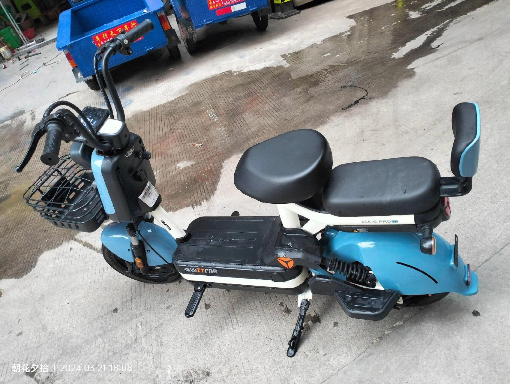 雅迪冠能酷乐,48伏23安石墨烯电池,续航40公里左右,新车三千左左右