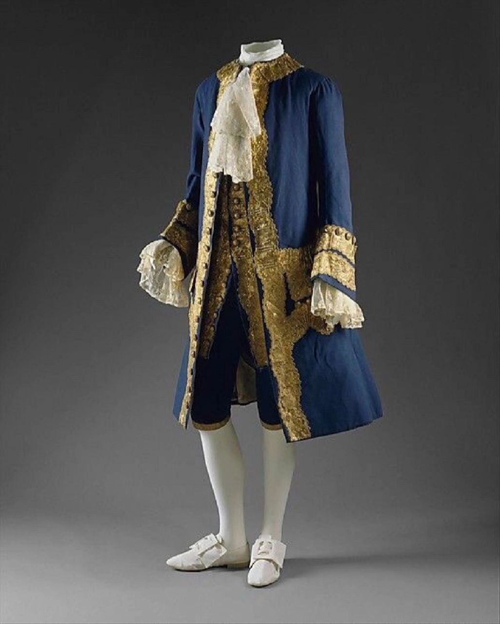 西方贵族男性服装图片