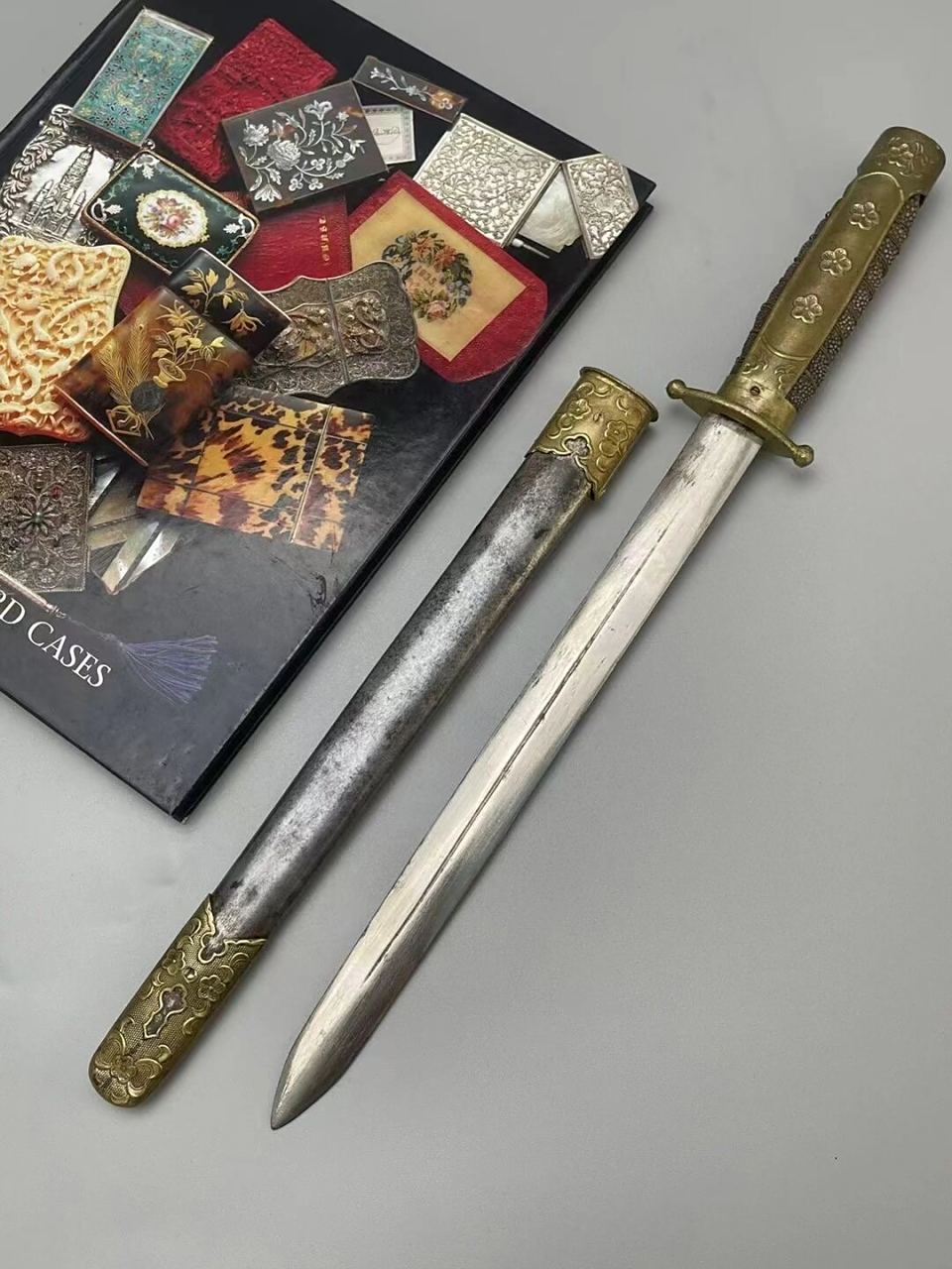 梅花剑是国军军官的制式佩剑.