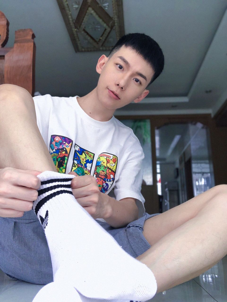 唯一一套白袜少年 好害羞