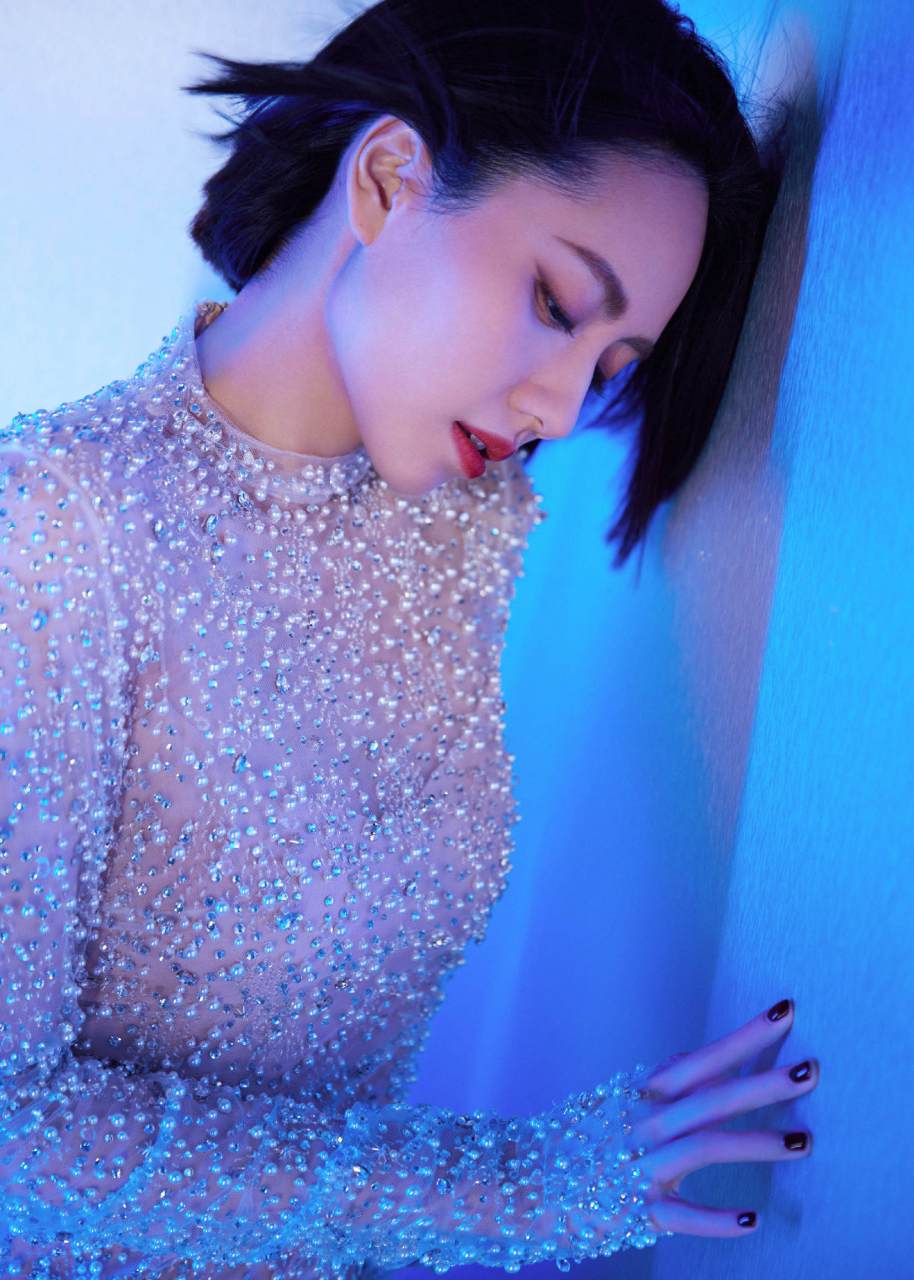 刘惜君,短发红唇,闪耀迷人