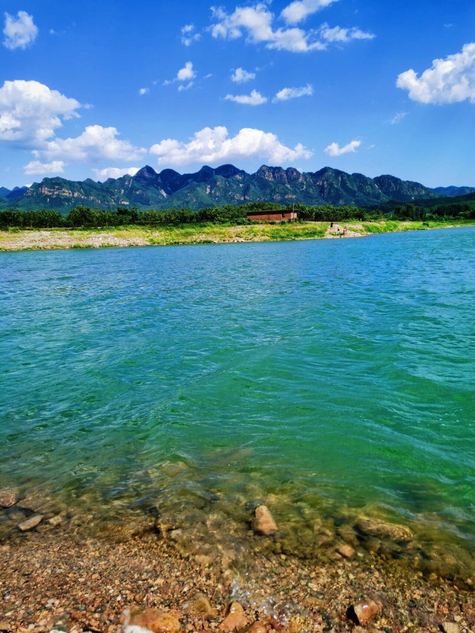 平谷大山里的超美水库 仿佛一块神圣净土 邂逅了那抹蓝绿的水库,见到