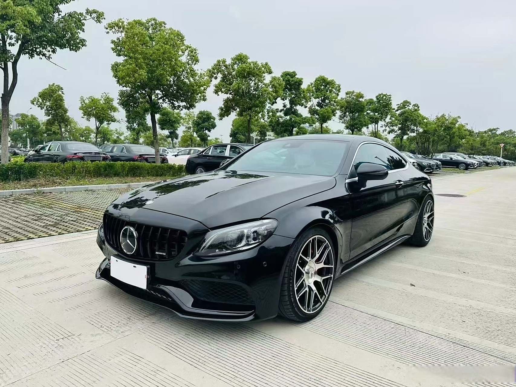 豪车超跑#17年奔驰amg c 63  车况前嘴小半套  气囊没出 表显2.