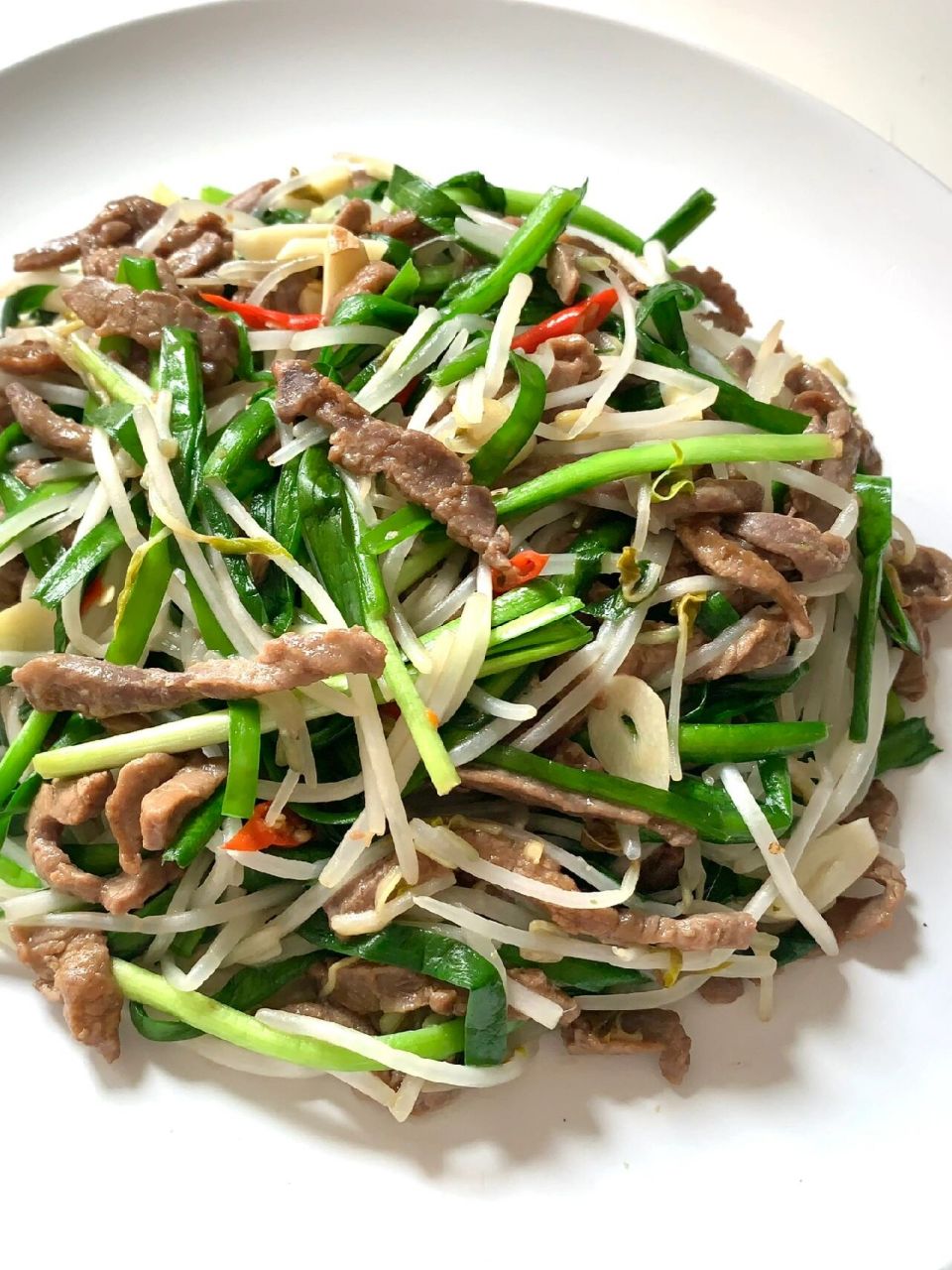 家常减脂小炒|韭菜豆芽炒牛肉 今天分享的是低脂低卡的家常小炒