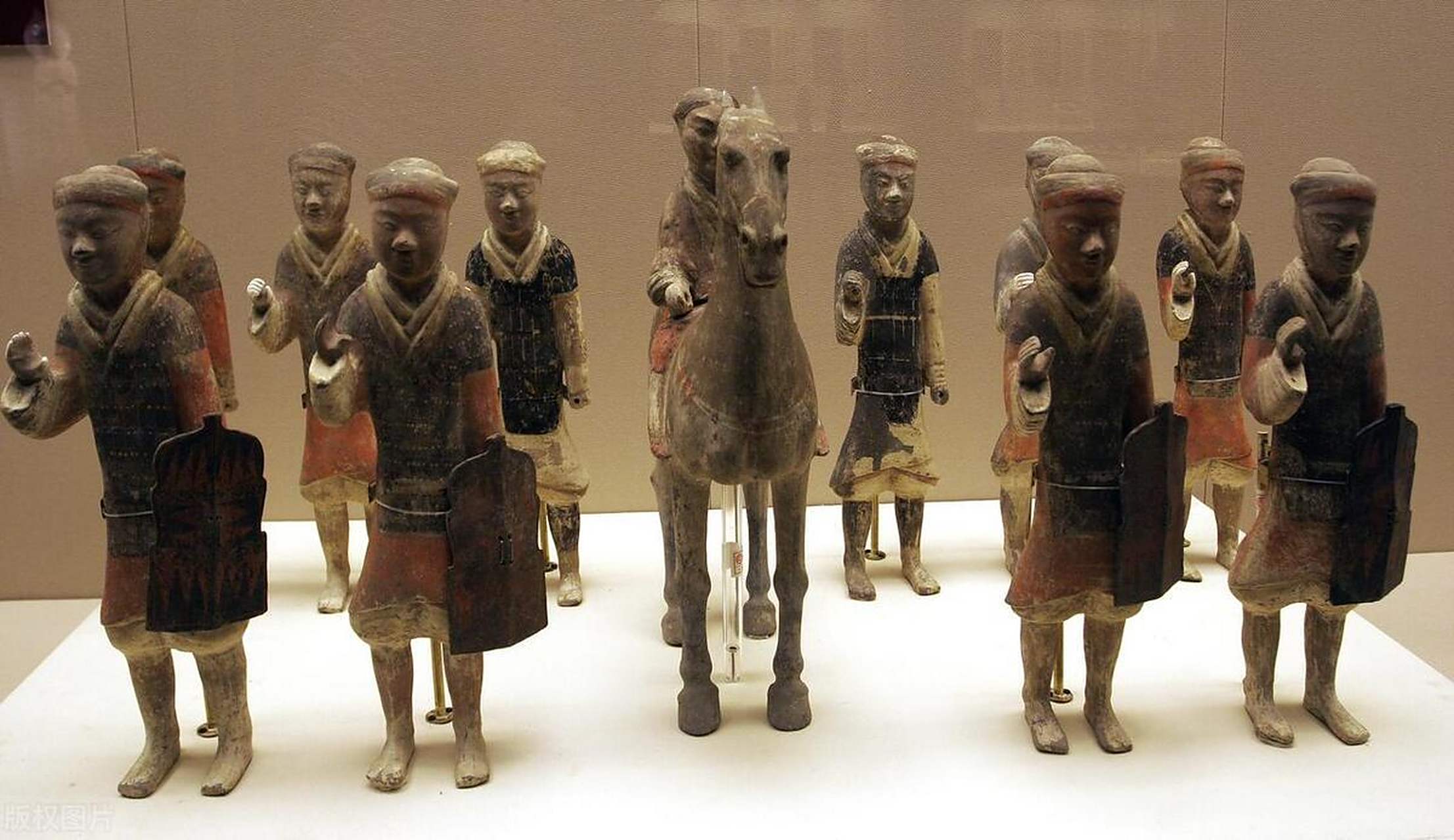 杨家湾兵马俑:解密汉代墓葬之谜 二 陕西咸阳杨家湾的汉代兵马俑拥有