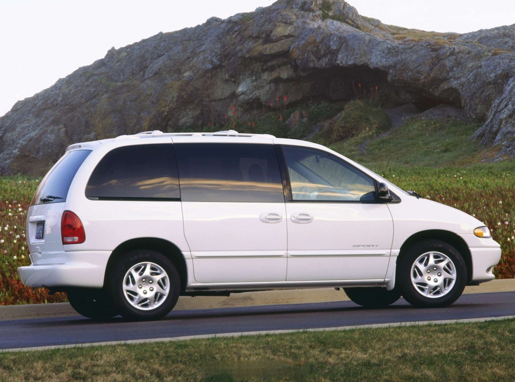 1996款第三代道奇凯领,道奇当年居然管这玩意儿叫caravan sport,凯领