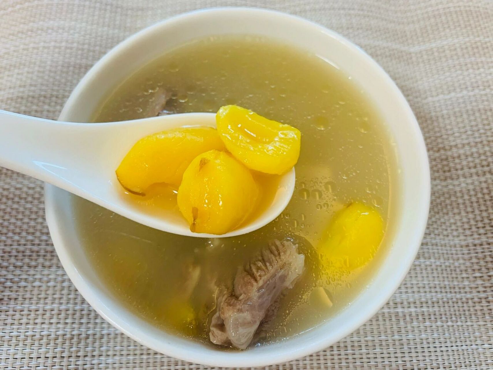 萍婆煲猪骨汤|时节果汤必喝7515香,甜,糯 这种果我们叫它做萍婆又