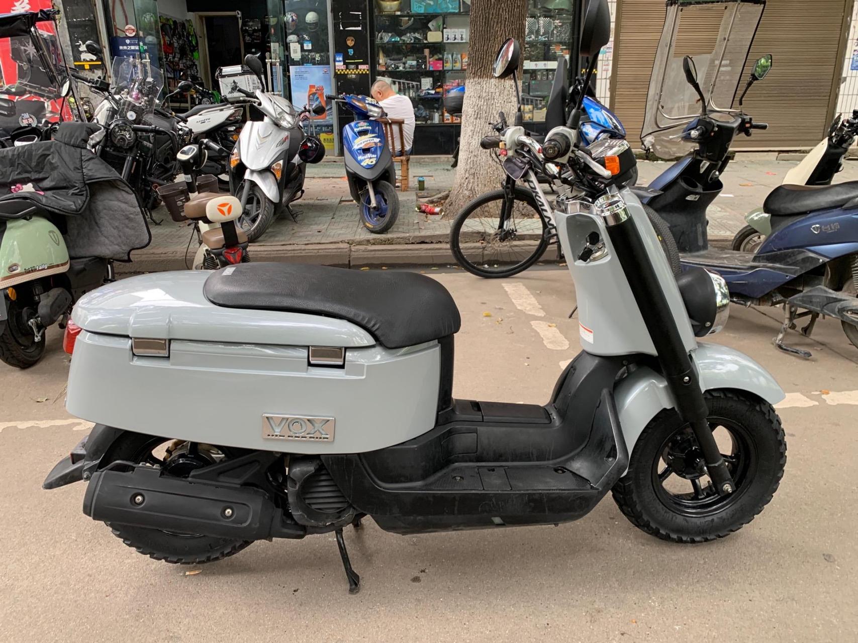 最新拿下雅马哈 vox-50 时尚绵羊 水冷四冲单缸3气门引擎 fi电喷系统