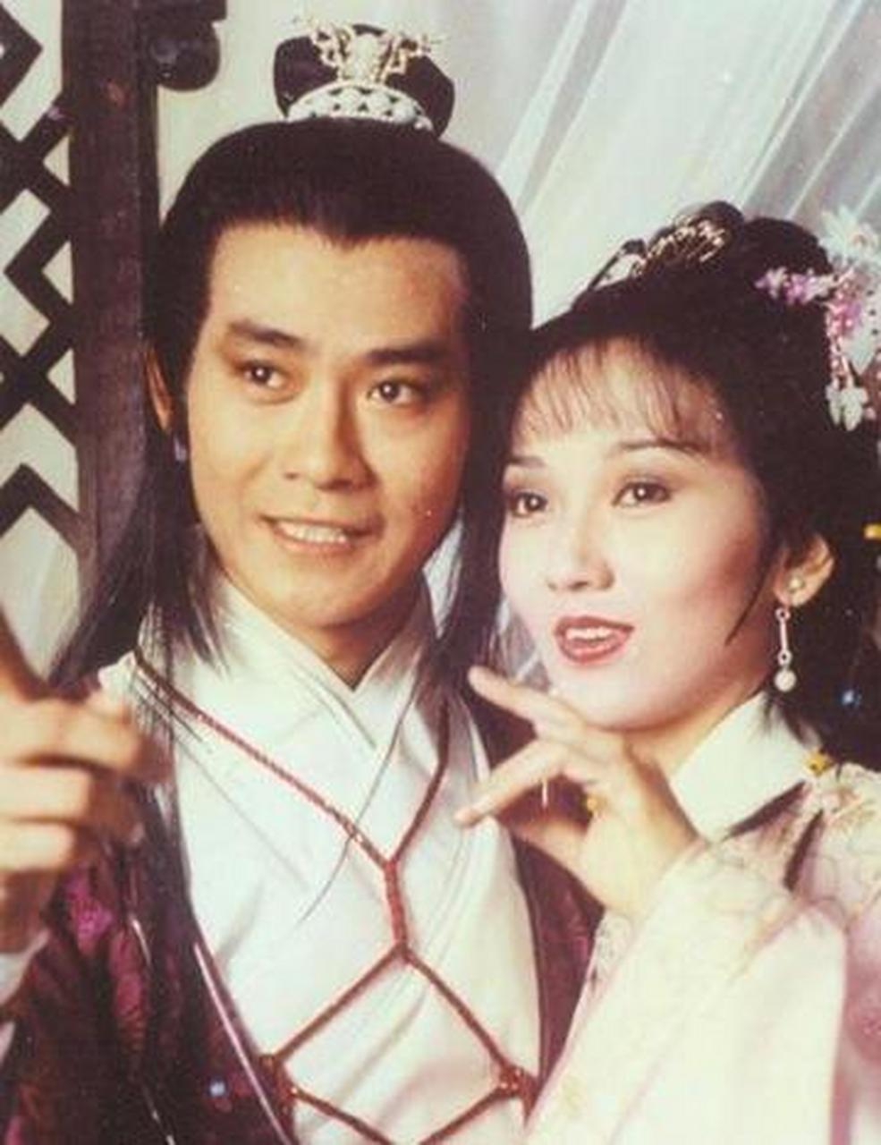 郑少秋和赵雅芝合作『戏说乾隆』的时候,赵雅芝突然身体虚脱,晕倒在