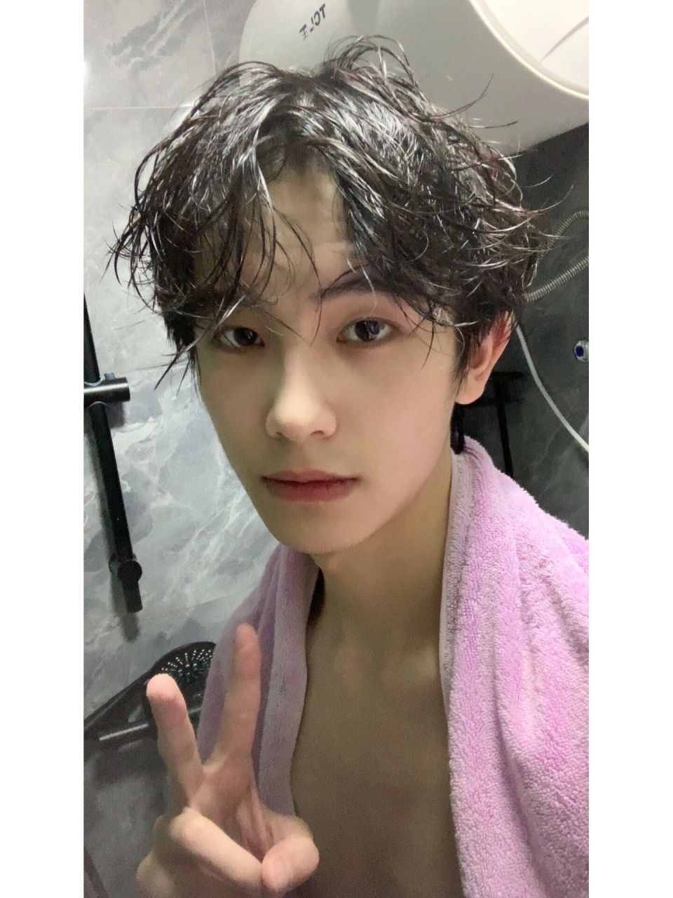 男生洗完头就是自恋狂!