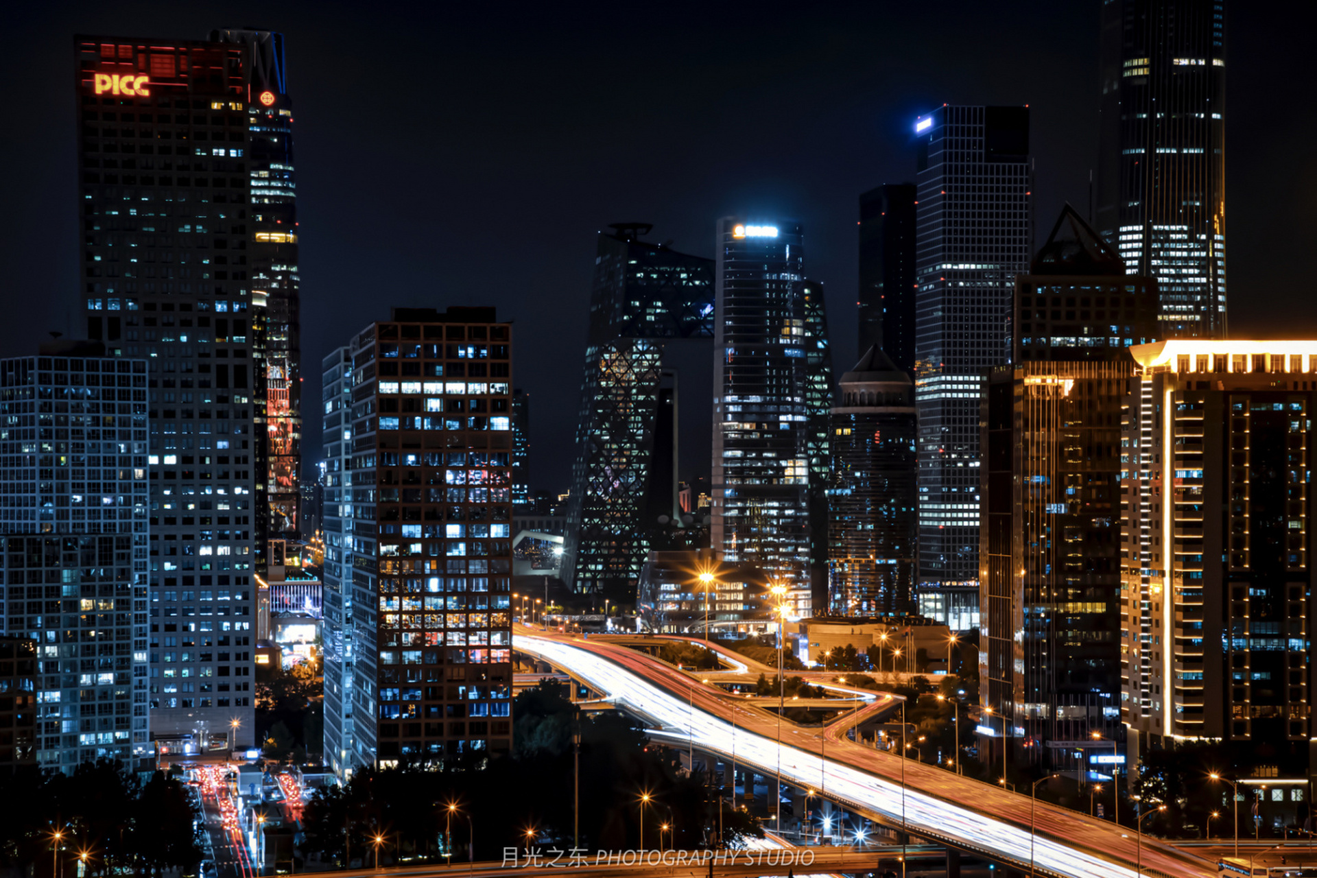 北京爬楼机位·国贸cbd夜景 国贸cbd的车水马龙 	 #国贸cbd# #北京爬