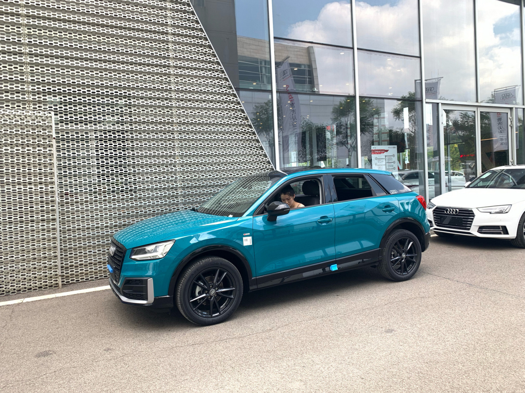 奥迪q2l|提车经验分享-凯拉什蓝 [微笑]型号:奥迪q2l(具体是啥我忘了