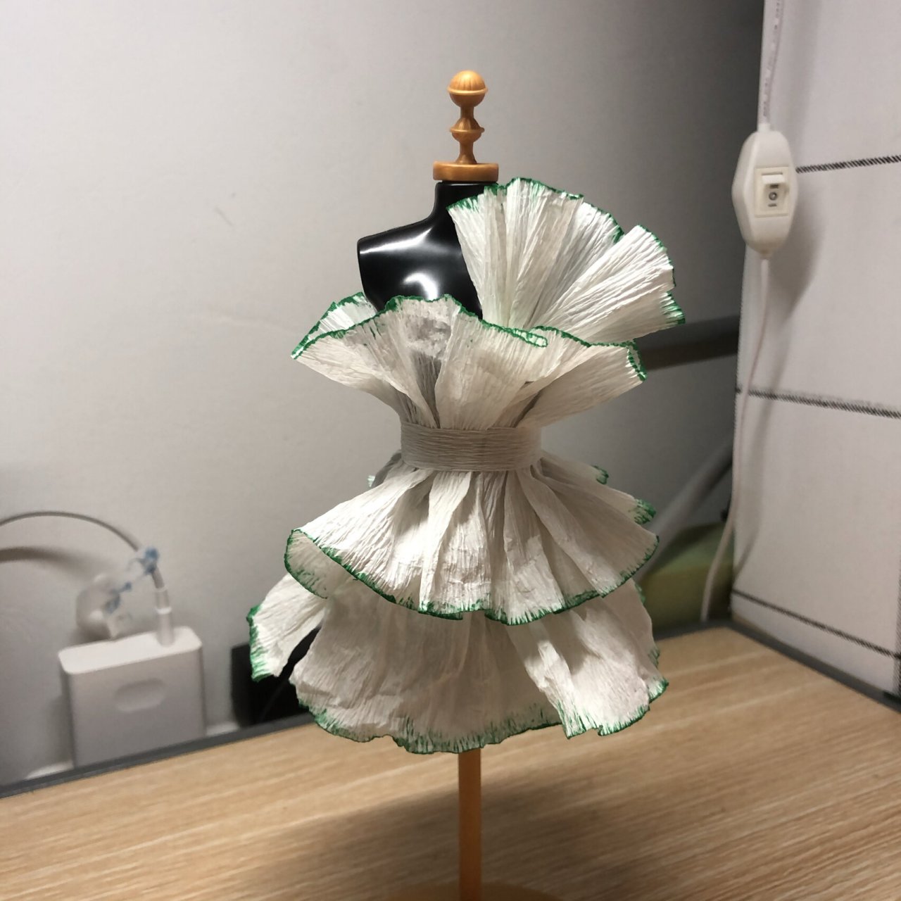 皱纹纸衣服 美术课真的是太有意思了