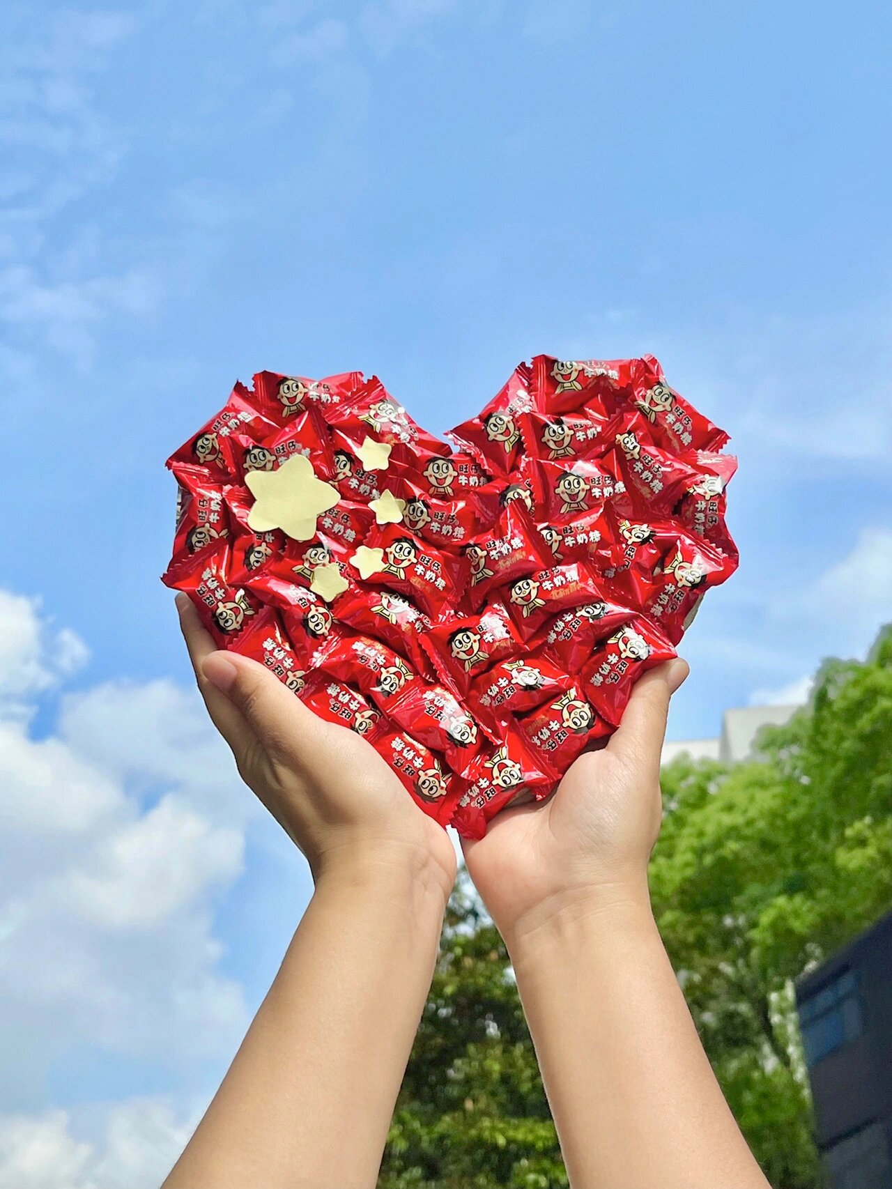 今天拿旺仔牛奶糖做一个爱心❤️🇨🇳