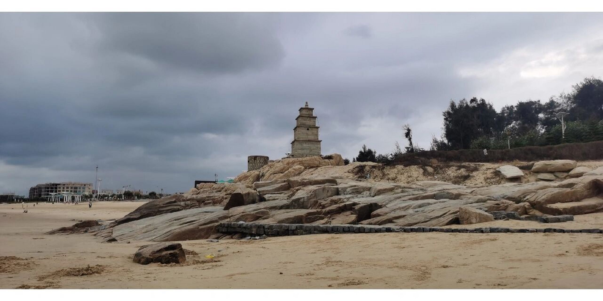 泉州看海攻略|石狮红塔湾 石狮红塔湾,福建十大最美的海滩之一,位于