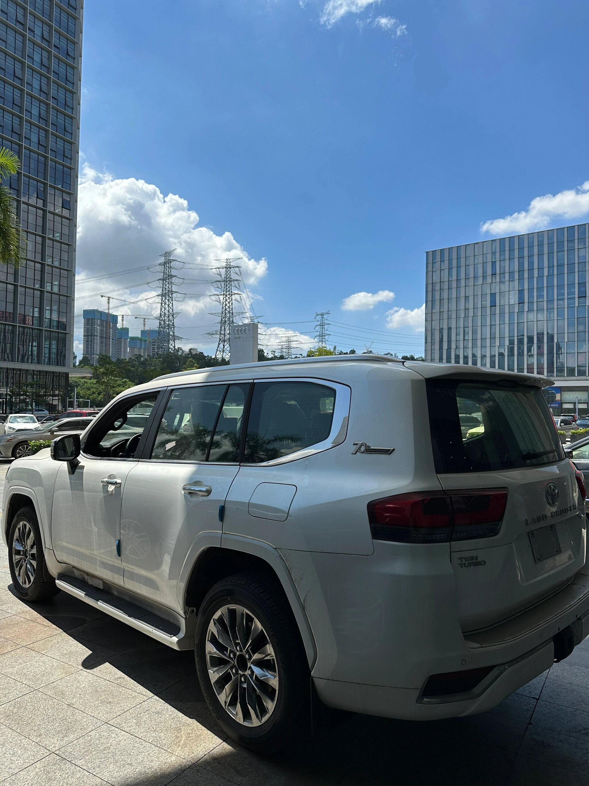 新车到店 22款兰德酷路泽lc300 vxr 好车售 现车好价