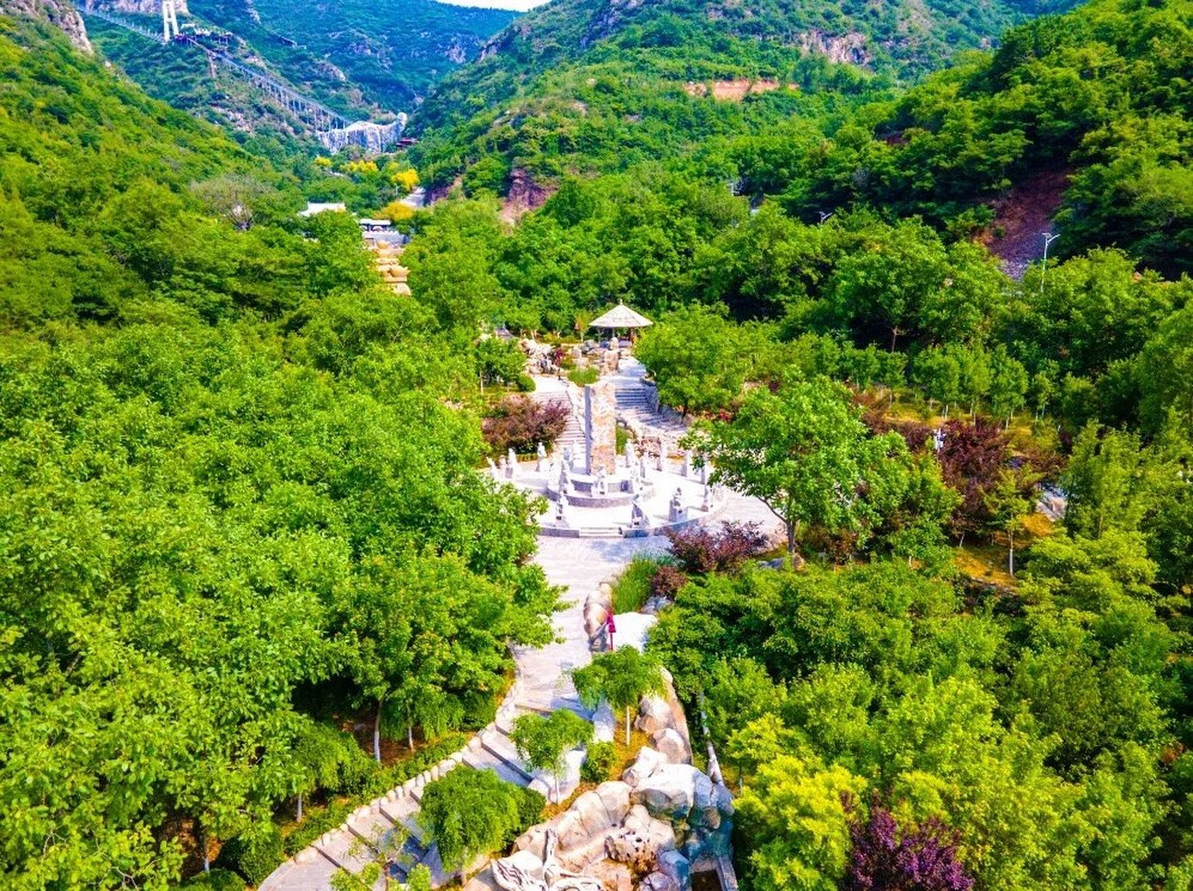 1谷连9峪,济南后花园 9595 青铜山大峡谷风景区位于济南"后花园"