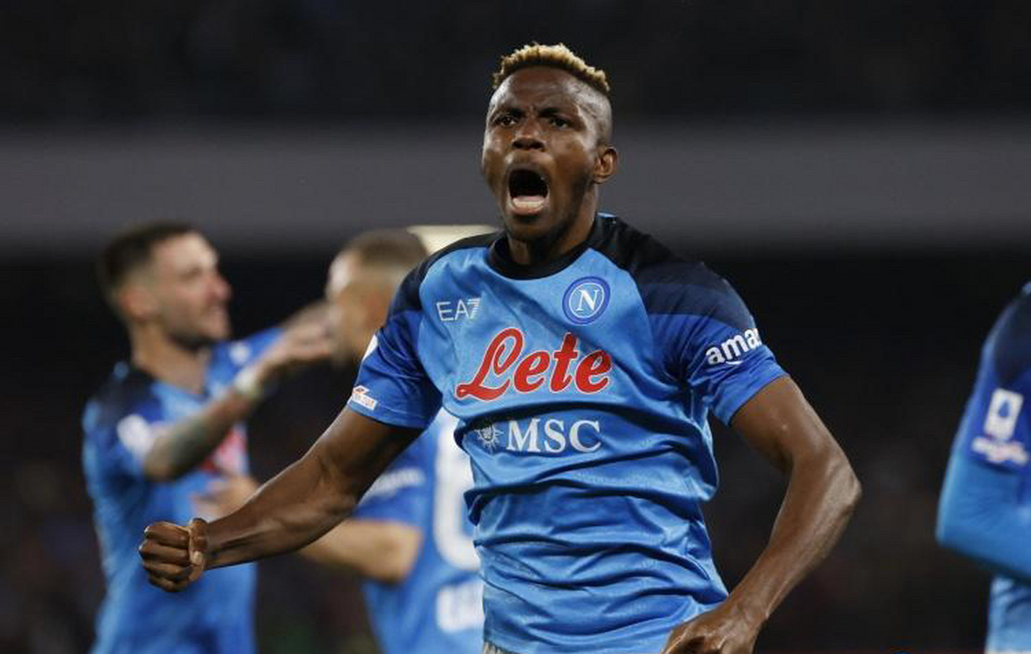 奥斯梅恩因伤缺席了近两轮意甲比赛,以及对阵米兰的欧冠1/4决赛首