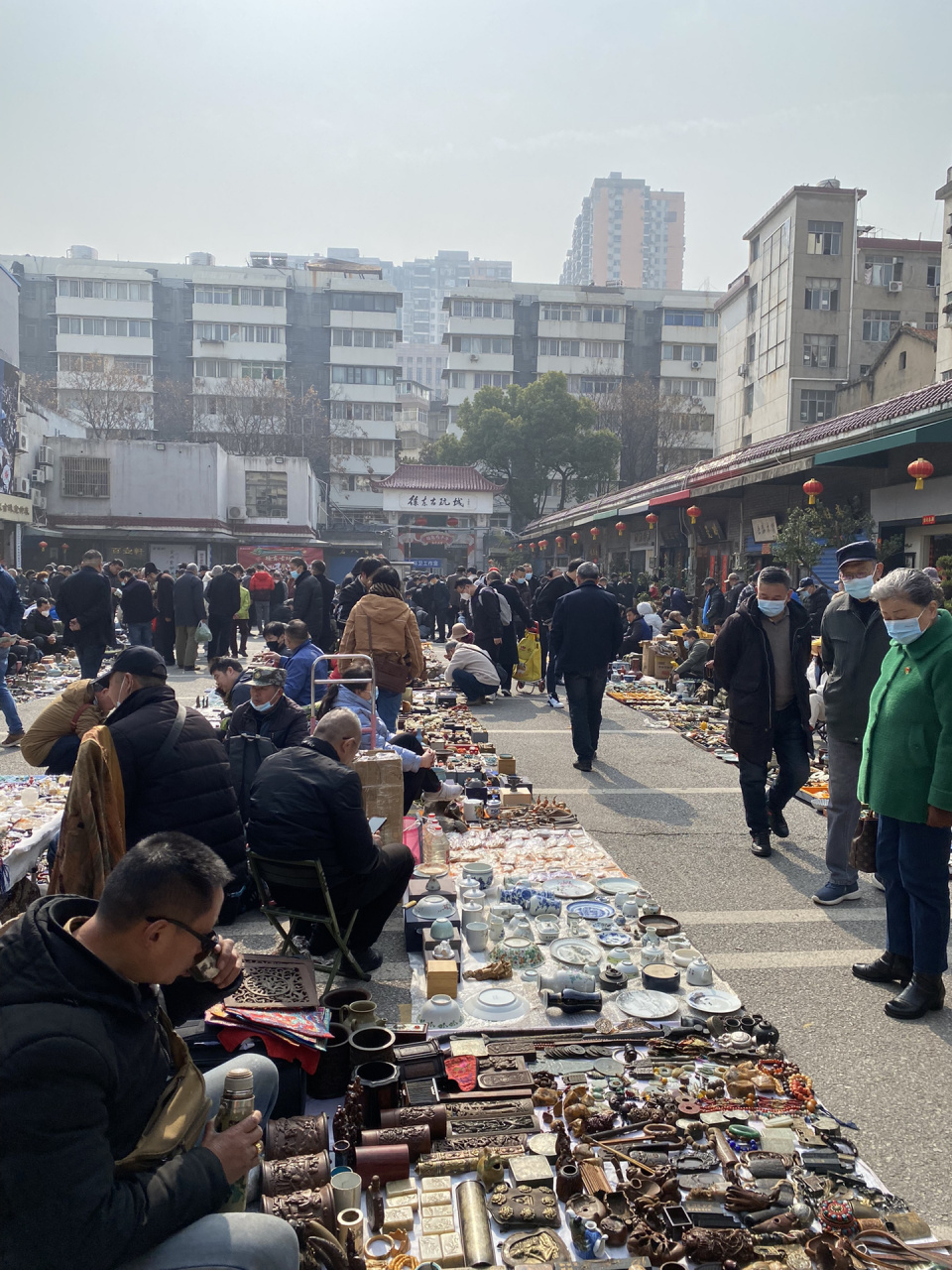 徐东古玩城 晒晒太阳,看看熙熙攘攘的人流!再来喝杯提神明目的茶!绝好