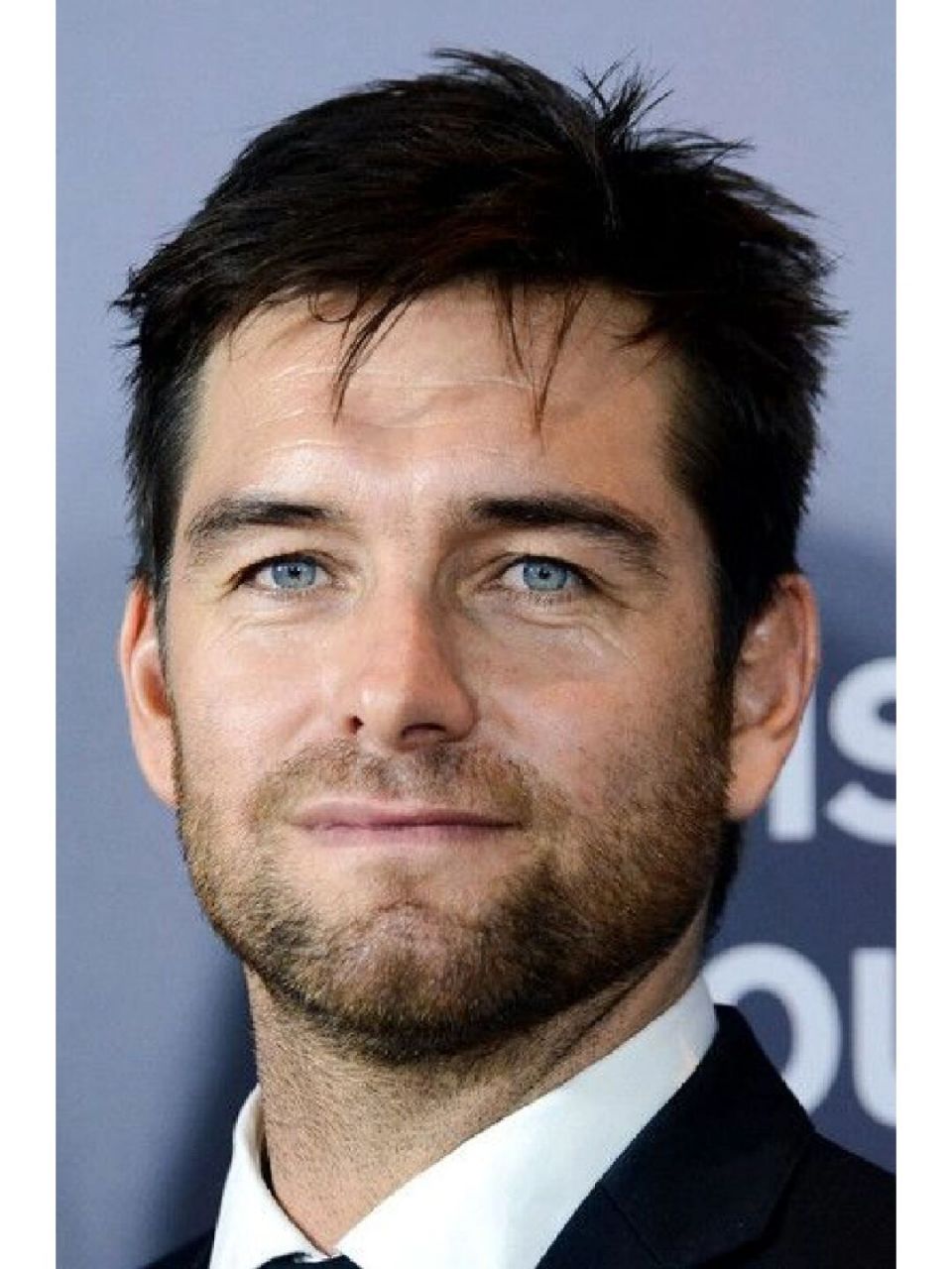 祖国人antony starr在1975年出生于新西兰,今年47.