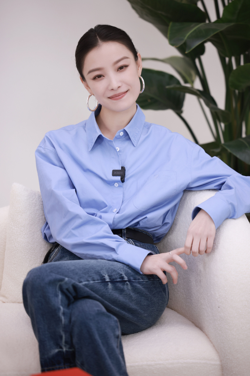 倪妮#02倪妮v02空降直「播」间,带来冬季温暖舒适的穿搭教程