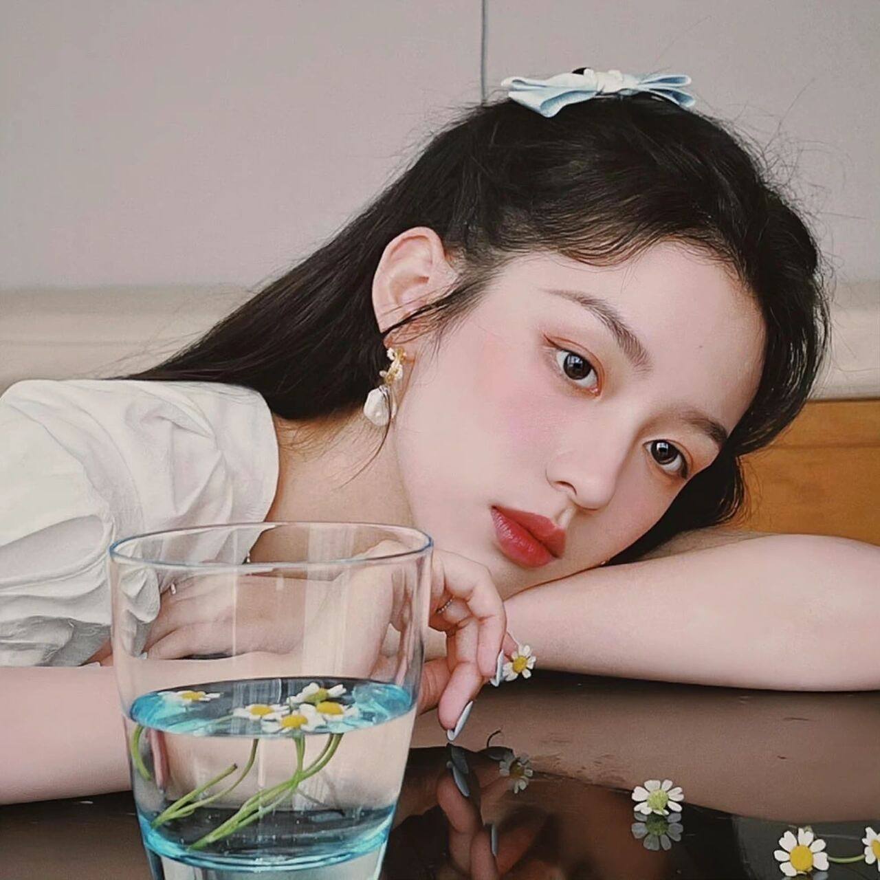 周也氛围感头像 我爱美女 真的就一整个青春片女主脸,图片来源于网络