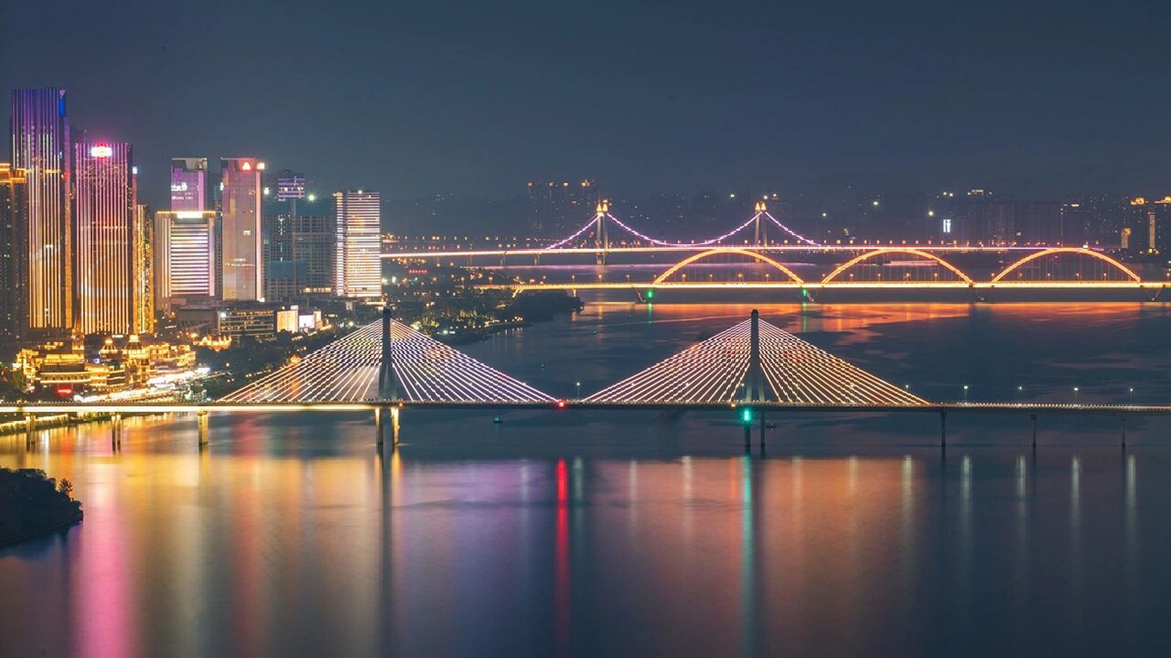 远望长沙三座桥·湘江夜景|长沙爬楼 由近及远 第一座桥是银盆岭大桥