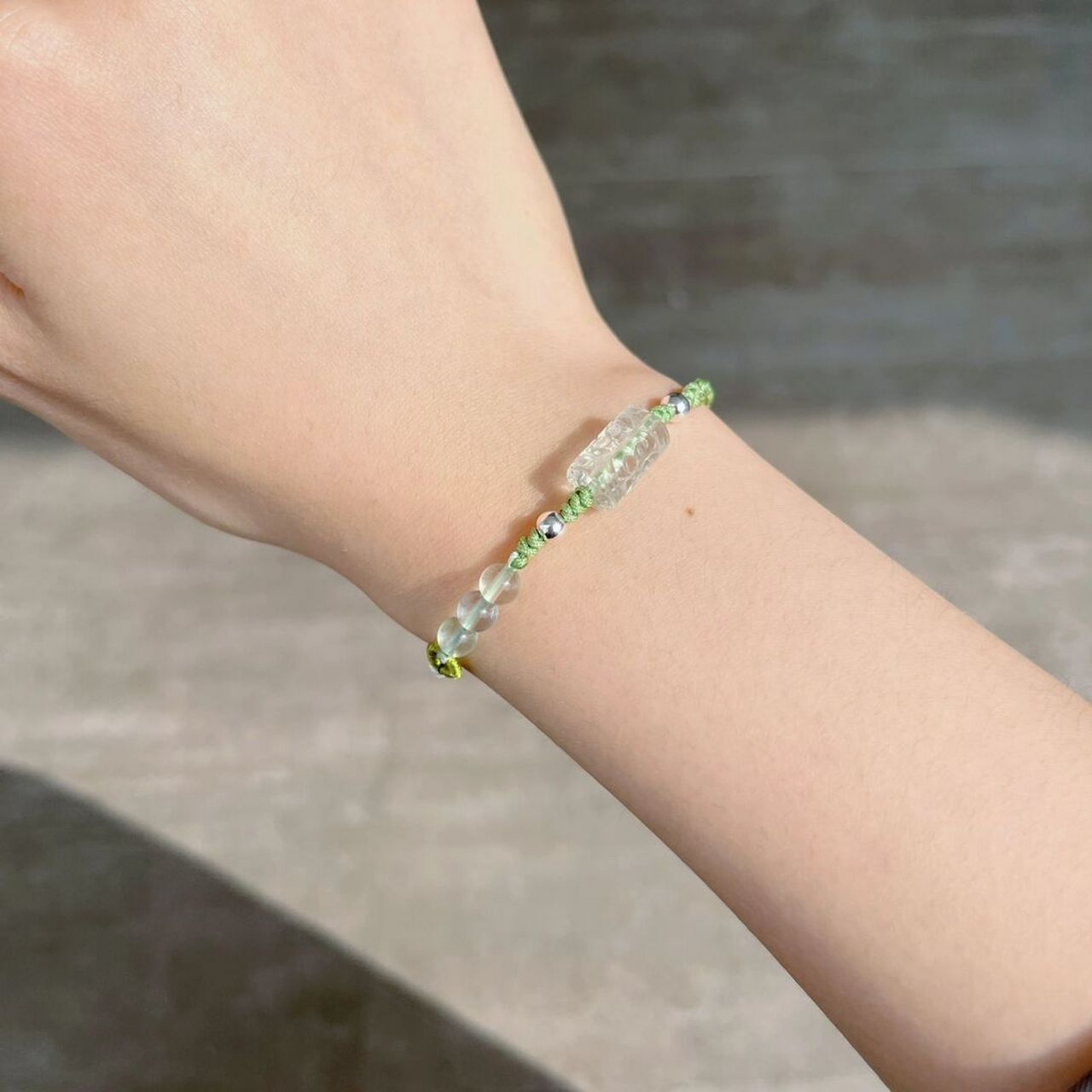 【夏日清凉必备】绿萤石回纹桶珠编绳手链 清凉嫩绿配上暖宫萤石,少女