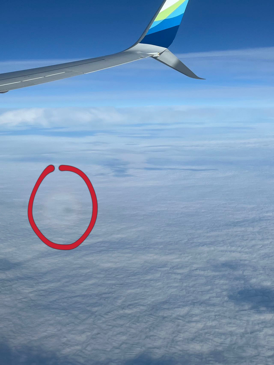 在飞机上遇见完整的圆形彩虹 超级幸运 在飞机上遇见了完整的圆形彩虹