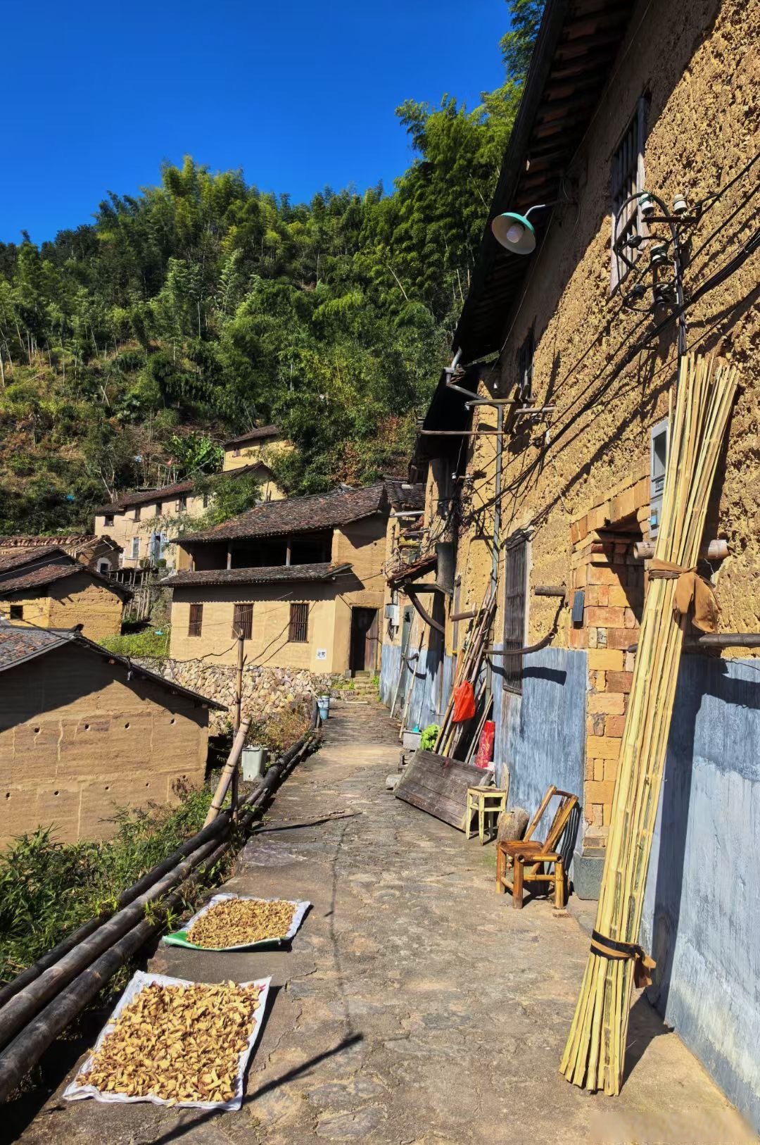 金华市的武义县柳城畲族镇,有一个被誉为"江南布达拉宫"的绝美古村落