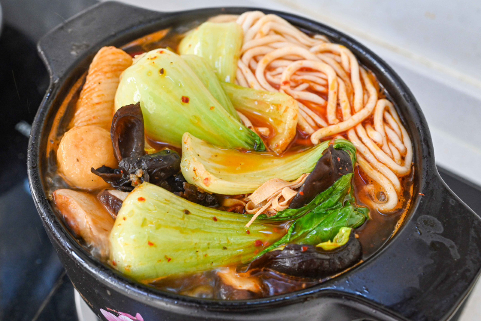 砂锅土豆粉～天冷了吃点热乎的 天气越来越冷了,昨天下了一天的雨