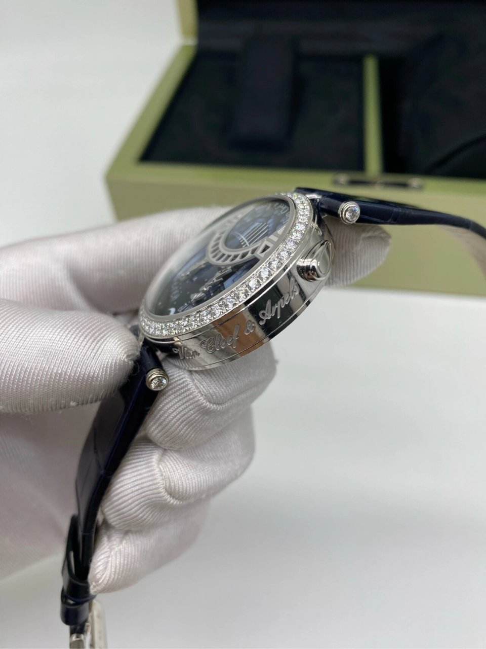 新款 情人桥 vca 型号vcaro8ty00梵克雅宝奢华诗意杂复功能系列新款