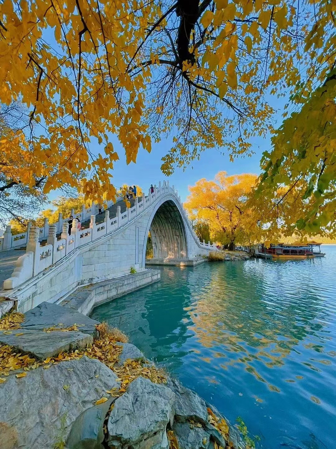 颐和园简介 颐和园是北京必去的景点之一,它的美是众所周知的,皇家