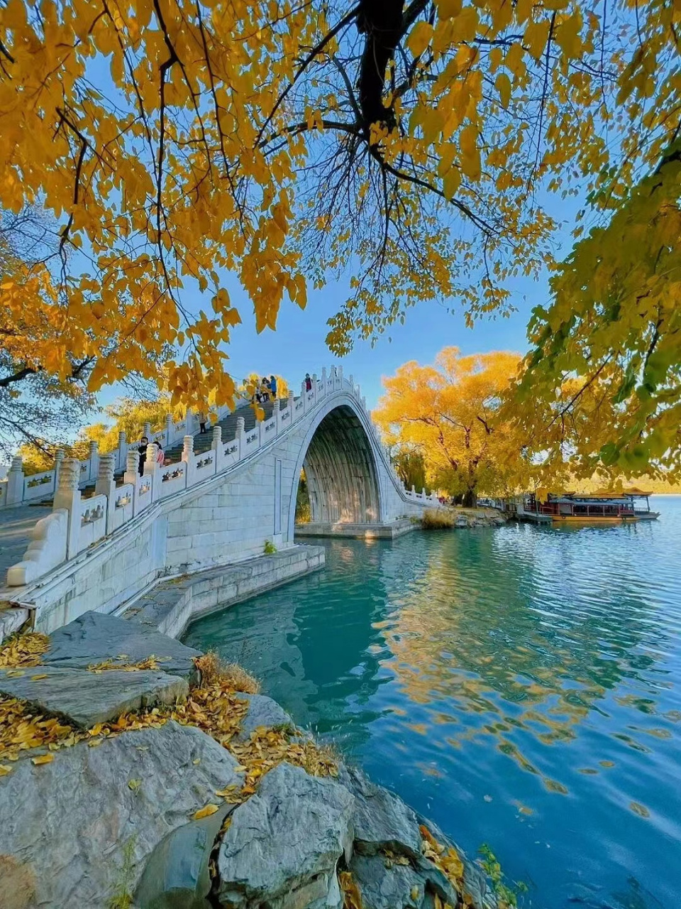 颐和园简介 颐和园是北京必去的景点之一,它的美是众所周知的,皇家