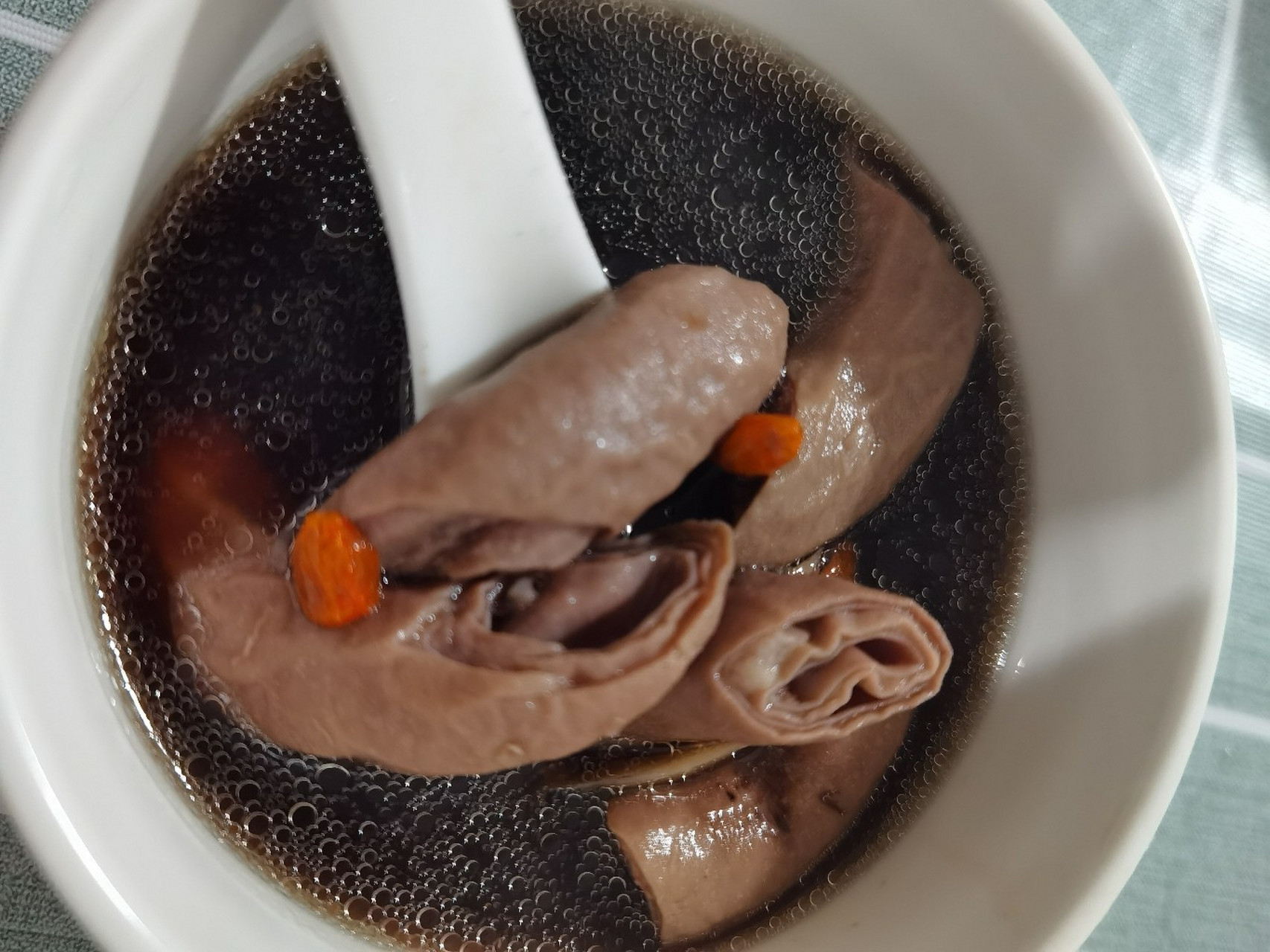 清热解毒,不可多得的降火美味—小肠汤93 北方人喜欢将猪内脏做成