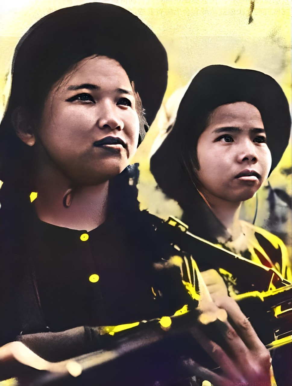 图片是越南民族英雄阮文追的妻子,潘氏娟(左) 阮文追是越南的民族英雄