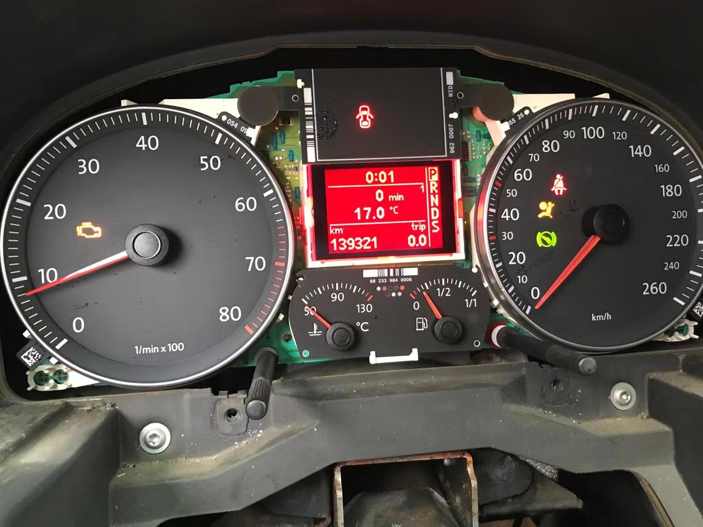 大众老途安仪表通病半红屏维修73