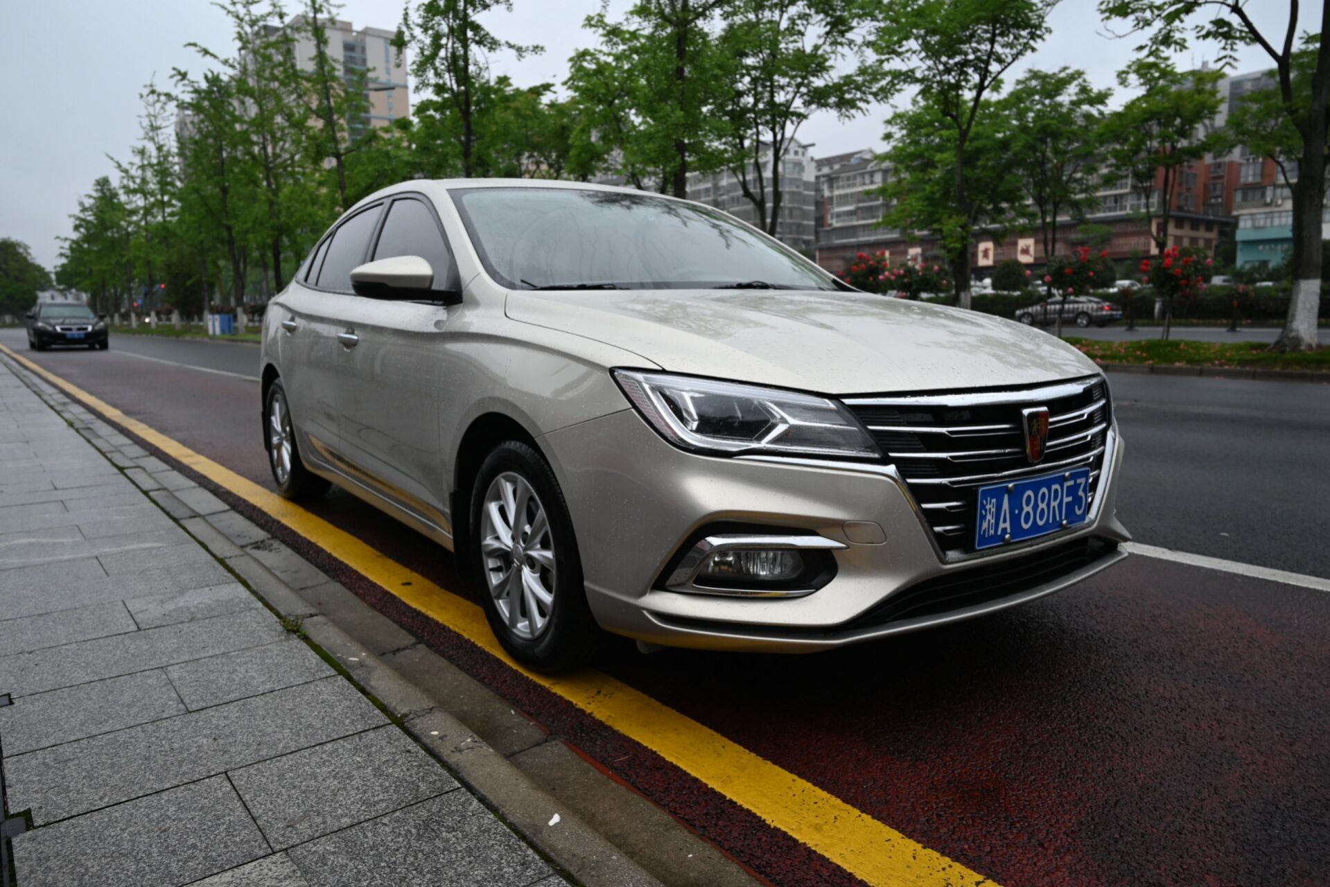 38 20年11月荣威i5,一手私家车,自动挡豪华版,车况原版原漆,两万多